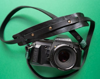 Tracolla in vero cuoio per fotocamera Mirrorless o Reflex universale - Camera Strap nero nera pelle leather vintage cinghia corda cord bag