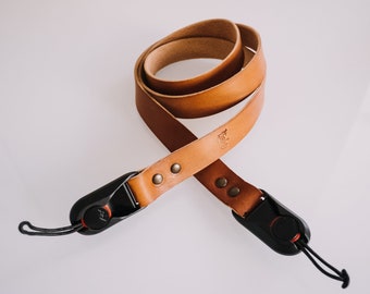 Custom Leather PEAK DESIGN camera strap. Color BROWN Cognac Handmade in Italy with luxury genuine Leather. Personalized lenght.