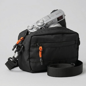 Umhängetasche für Kompaktkameras, Fuji X100VI/X100V, Ricoh GR III/IV, Sony RX100, Kameratasche aus Nylon im italienischen Design