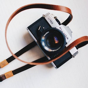 Leather camera strap - Artisan gift for photographer - Made in Italy