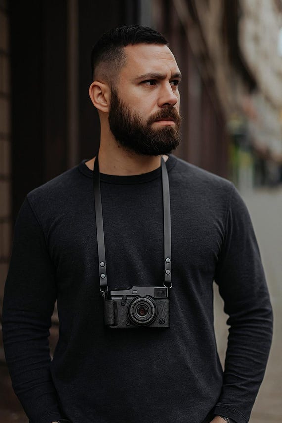 Tracolla in pelle per fotocamera. Regali per fotografi. Stile Vintage - Made in Italy.