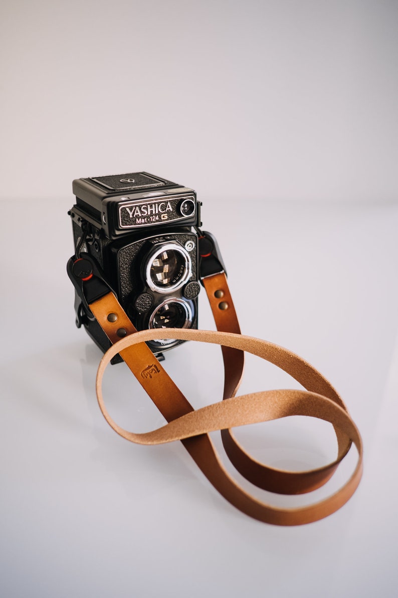 Custom Leather PEAK DESIGN camera strap. Color BROWN Cognac Handmade in Italy with luxury genuine Leather. Personalized lenght. image 7