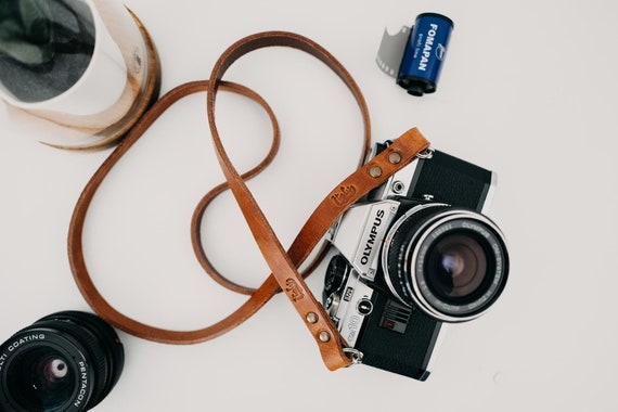 Tracolla per fotocamera in vera pelle con nome personalizzato, tracolla regolabile per fotocamera, accessori fotografici, regalo per fotografi/appassionati di fotografia
