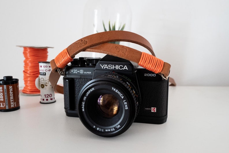 Custom lenght Black leather camera strap Red wire color personalized Vintage camerastrap