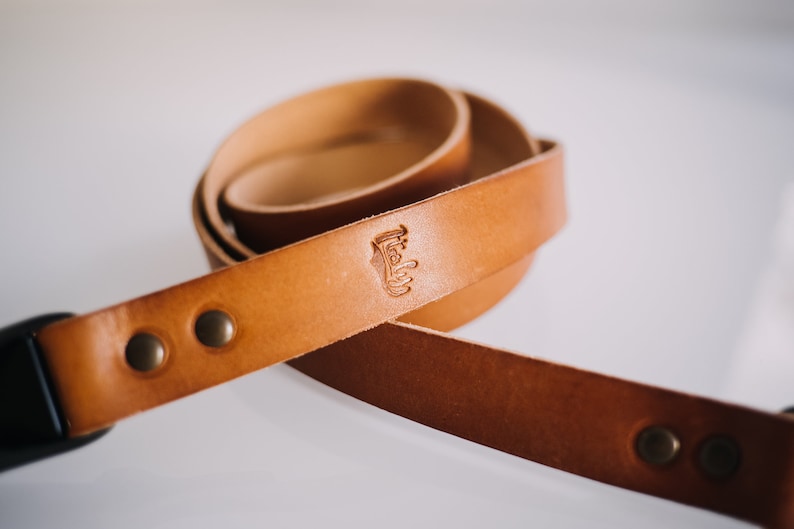 Custom Leather PEAK DESIGN camera strap. Color BROWN Cognac Handmade in Italy with luxury genuine Leather. Personalized lenght. image 6