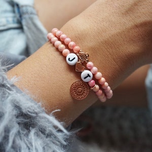 Initialen Armband Jadeperlen rosa peach Personalisiert, Geschenk für Frauen, friendship bracelet, Partnerarmband, Weihnachtsgeschenk Bild 2