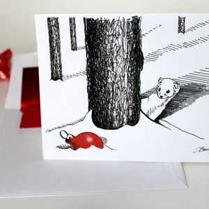 Cartoline di Natale / Penna e inchiostro / Animali con ornamento rosso - Ermellino / Biglietto per appunti A2