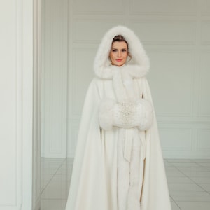 Bridal Coat for Winter Wedding Dress, Wedding Cape Coat for Bride with Faux Fur, Bridal Jacket Greta