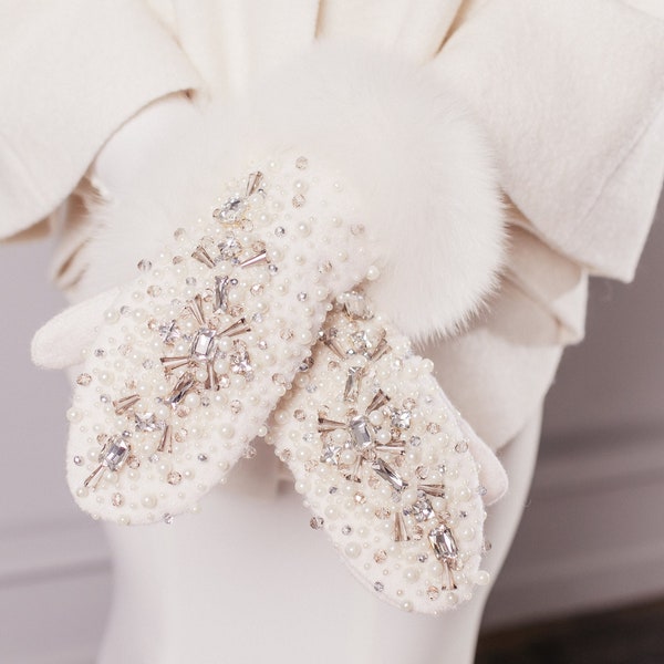 Mitaines de mariée blanches, gants de mariage avec fourrure pour la mariée, gants de mariage d'hiver, mitaines de mariage brodées avec fourrure