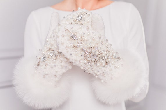 White Bridal Mittens Wedding Gloves With Fur for Bride Winter