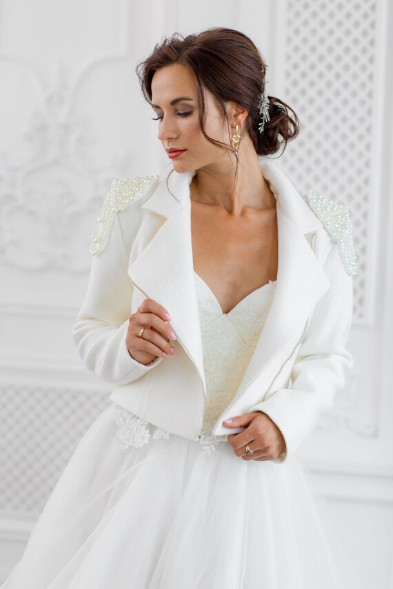 manteau blanc mariée