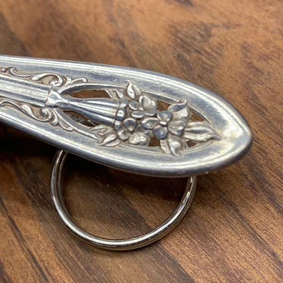 Vintage Silver Purse Hook Key Finder Key Holder Ring Upcycle Pocket  Keychain Silverplate Silverware Magnolia Pattern 
