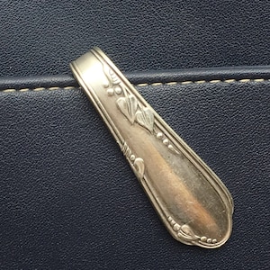 Meadowbrook Vintage Purse Hook Clip Silver  Key Finder Key Ring Keychain Silverplate Silverware Antique Rose