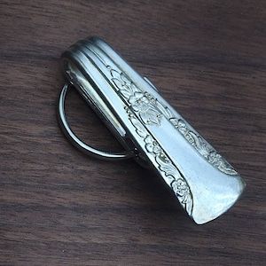 Vintage Purse Hook Clip Silver Key Finder Key Ring Keychain Silverplate Silverware Antique Rose Camelia