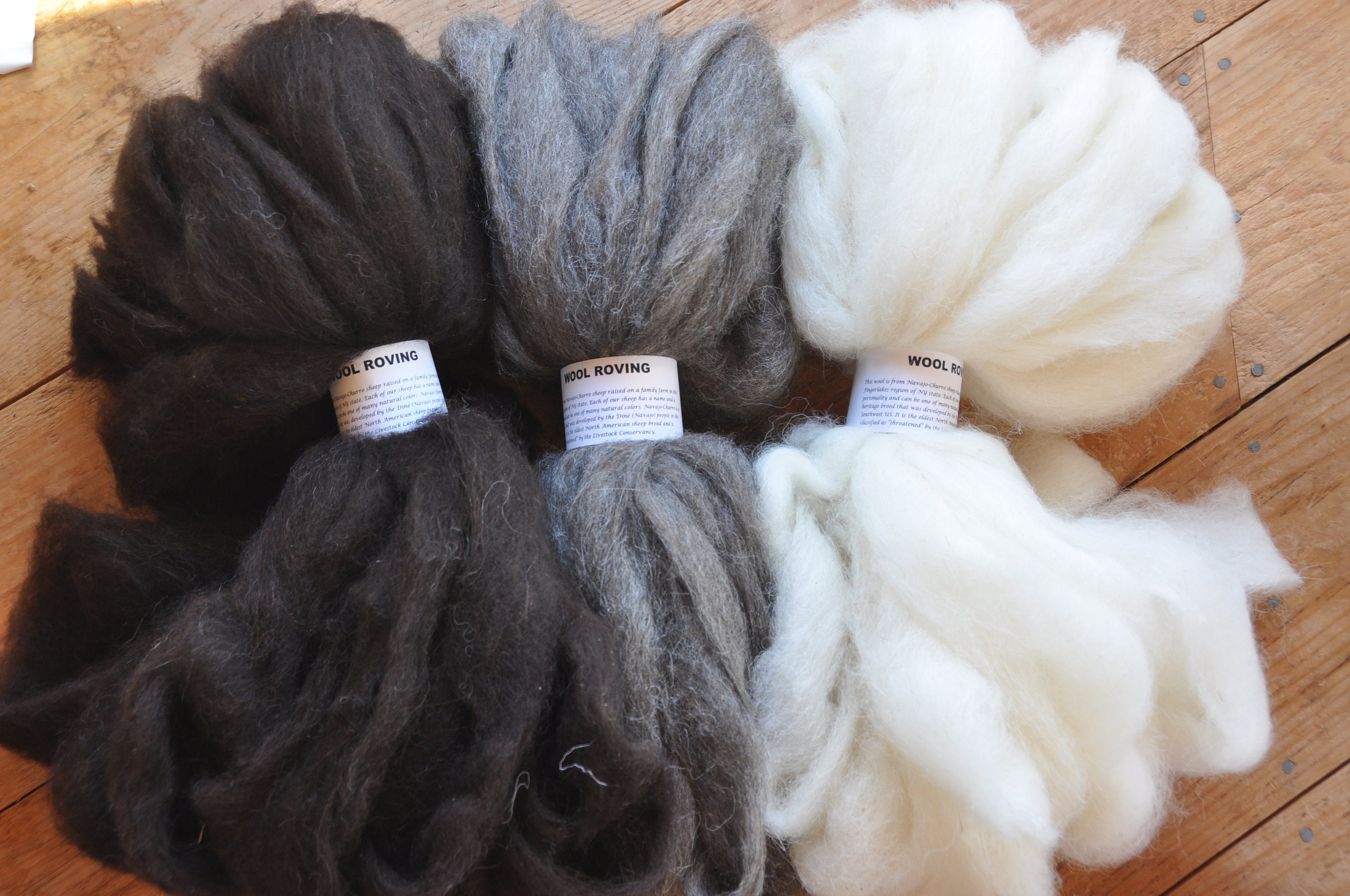 Cheviot White Wool Roving 8 oz AR00018BSF – Alba Ranch