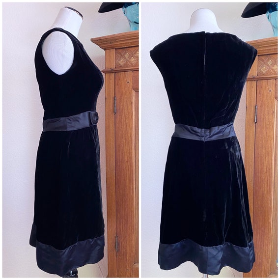 Vintage 60s black velvet dress classic mini dress… - image 3