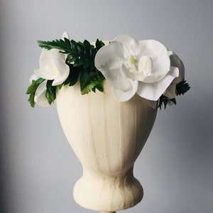 White Orchid Haku Lei | Tahitian Princess Floral Crown | Tropical Fern Wedding Flower Crown | Luau Accessory | Tropical Bridal Shower