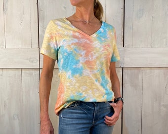 Women's Slub V-Neck Tie-Dye Short Sleeve T-Shirt // Pastel