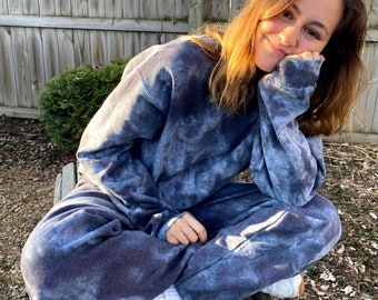LAST NEST トレーナー CROSS TIE-DYE SWEAT womens-the-wild-collective-