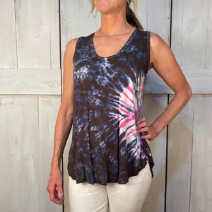 V-Neck Tank Top // “Asic”- black, grey & fuchsia