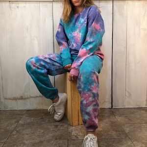 Tie dye Sweatsuit Set Jewel Loungewear Crew Neck Tie dye