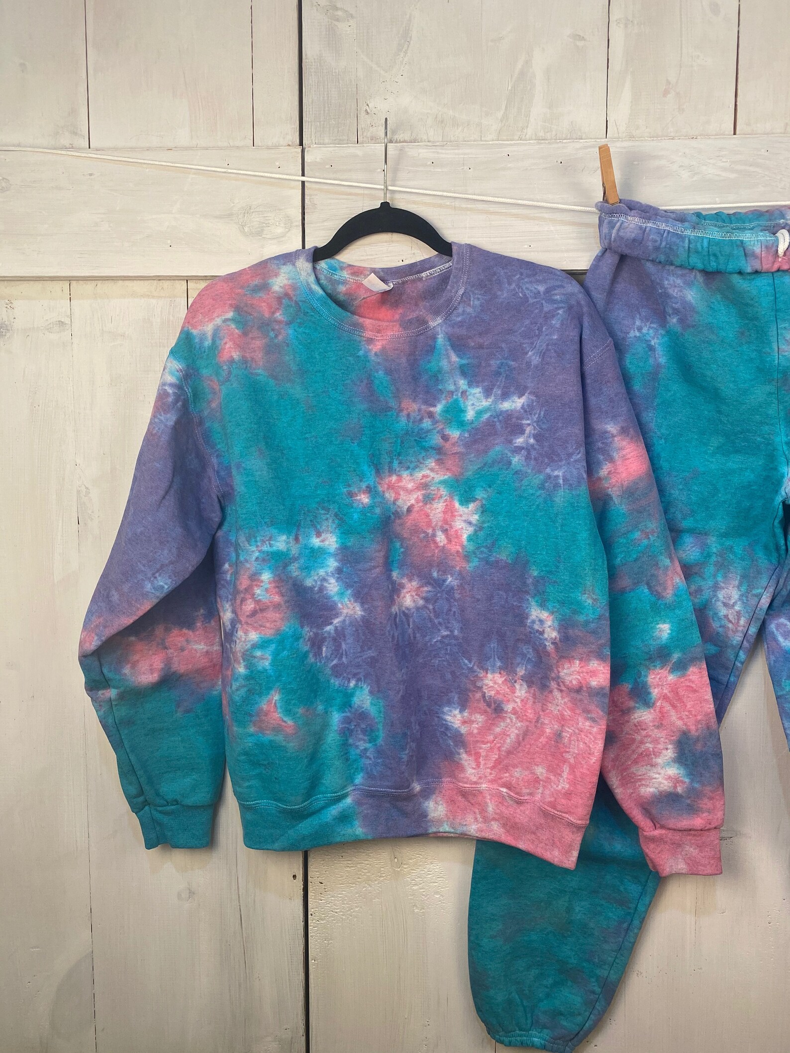 matching tie dye sweatsuit set