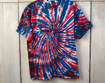 Camiseta Tie-Dye de Manga Curta // EUA // vermelho, branco e azul // 4 de julho