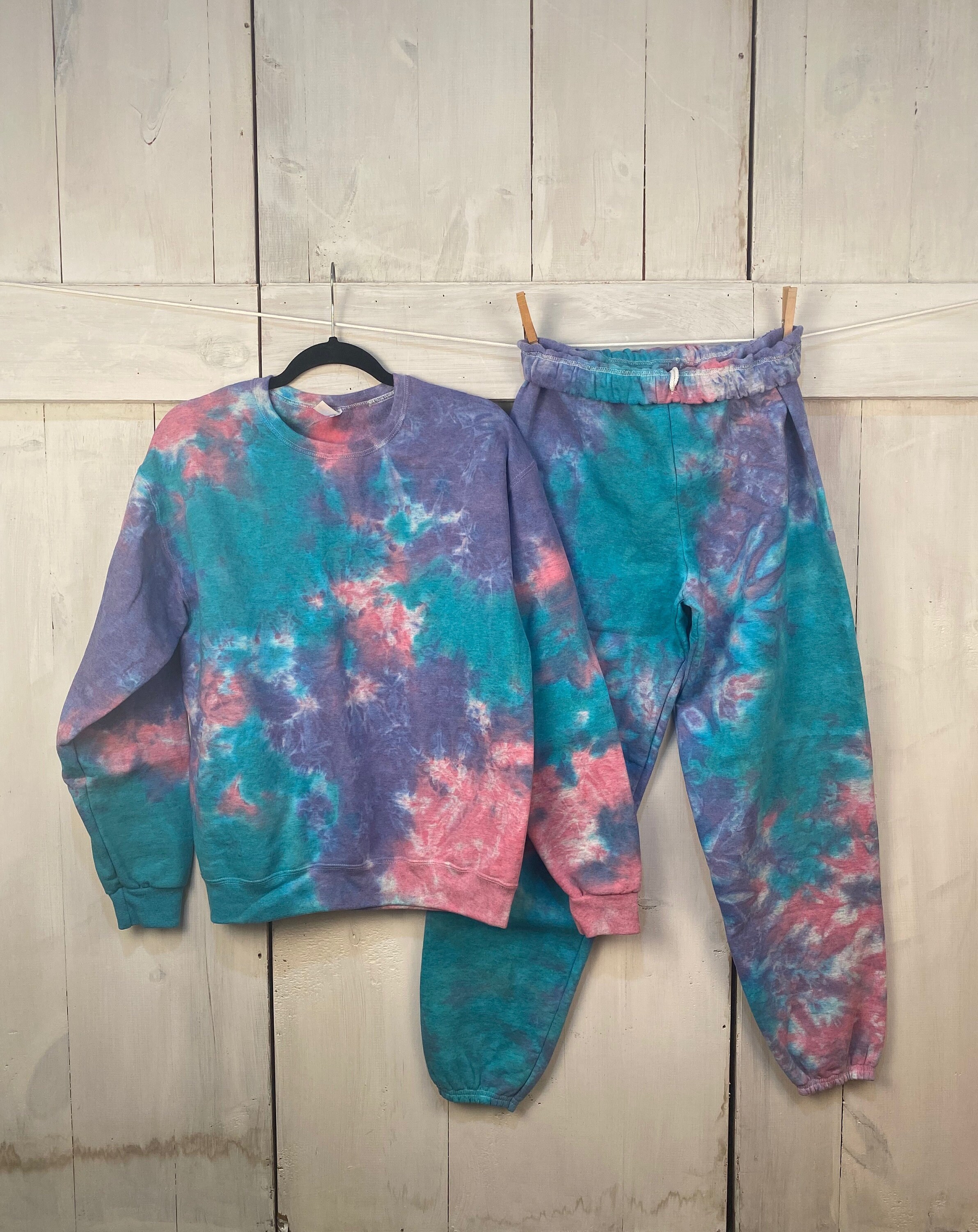 tie dye sweatsuit fashion nova