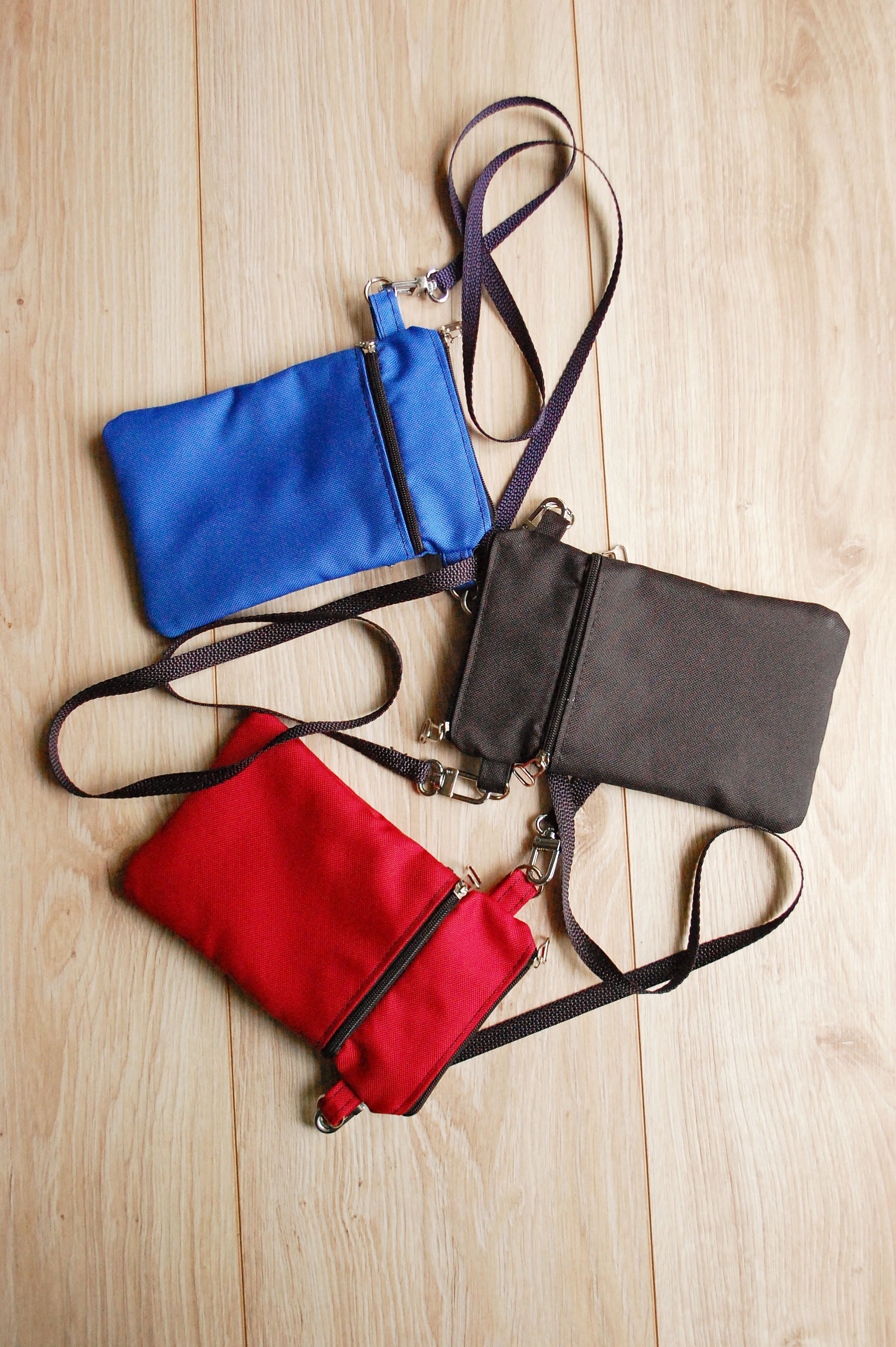 Small neck bag hotsell