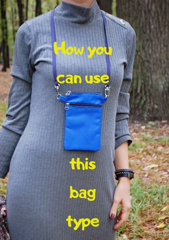 Neck outlet coin purse