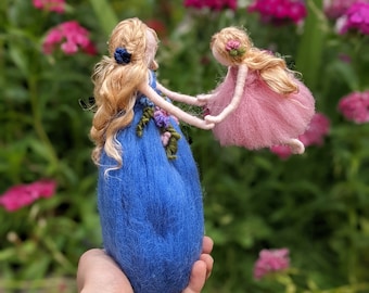 Personalized Needle Felted Mother and Daughter Swinging, Mother's Day Gift, Mother and Daughter together playing