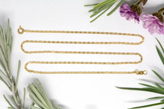 Delicate Spiral Link Chain