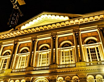 Sala de Mecánica por la Noche