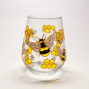 Bee wine glass personalised Hand painted bee wine tumbler New home gift Bee lover gift for boyfriend Anniversary Gift for parents