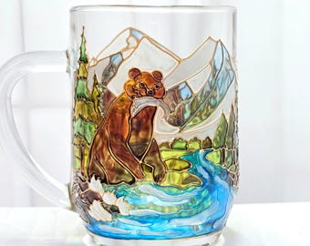 Hand Painted Bear Beer Mug with Handle, Mountain Forest Custom Beer Glass, Wildlife Fishing Gift for Men, Unique Outdoorsman Gift