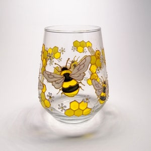 Bee wine glass personalised Hand painted bee wine tumbler New home gift Bee lover gift for boyfriend Anniversary Gift for parents