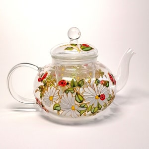 Daisy and ladybug glass teapot Hand painted Personalised flower teapot with infuser Christmas gift for wife Wedding gift for parents