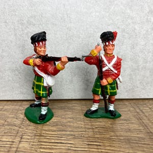 Timpo Waterloo Highlanders Fabrik Bemalte Vintage Plastik Spielzeugsoldaten x2 Selten 1980er Jahre