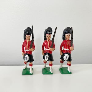 Vintage Britains Bleispielzeug Soldaten Scottish Highlanders Figuren