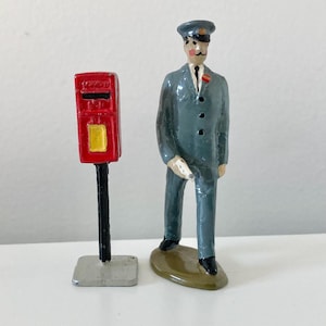 Réplicas de modelos de Patrick Campbell Cartero y buzón de correos Figuras de metal Vintage 1/32