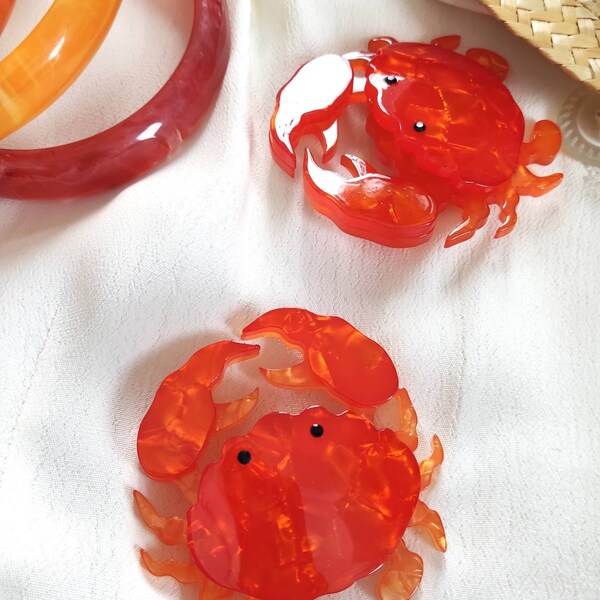 Orange crab lucite fakelite  bakelite style  brooch  1940 s 1950 s , vintage crab brooch,