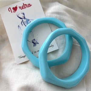 Blue vintage  bracelet vintage jewellery   40 s, 50 s style bangles-vintage  ,bakelite inspired reproduction,fakelite bangles