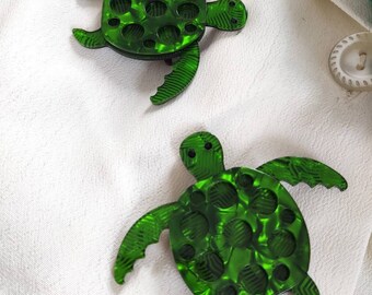 Green turtle lucite fakelite  bakelite style  brooch  1940 s 1950 s , vintage turtle brooch,