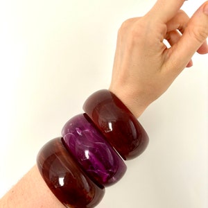 Brown purple vintage  bracelet vintage jewellery   40 s, 50 s style bangles-vintage carved ,bakelite inspired reproduction,fakelite bangles