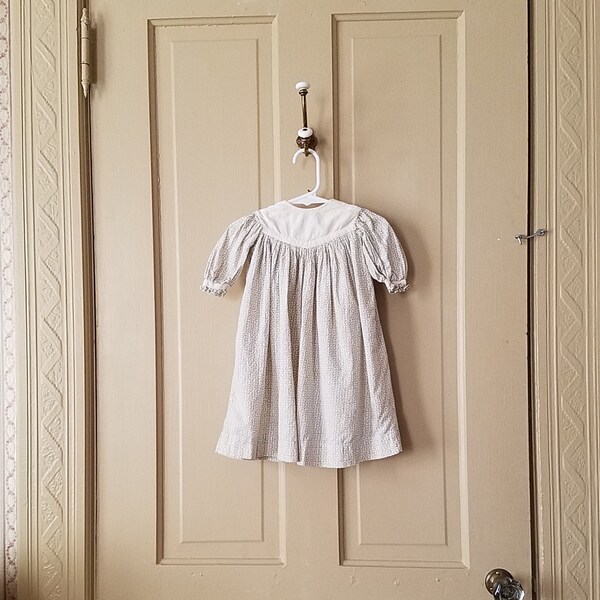 Ragazza del bambino dell'annata vestito off frock 1940s di puntini bianchi nero giogo cotone 3-6 mesi