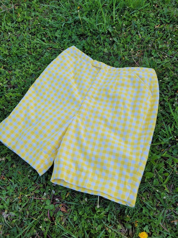 1950's vintage yellow gingham high waist shorts s… - image 2