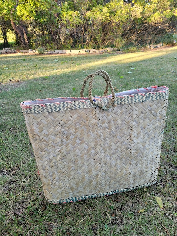 Vintage 1960s Large straw bag tote beach hut purse - image 7