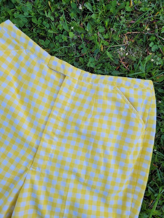1950's vintage yellow gingham high waist shorts s… - image 3