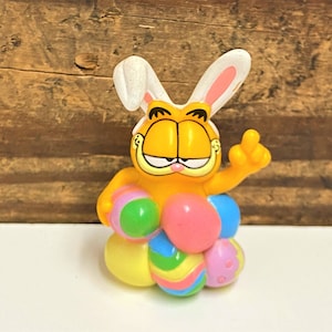 Vintage 80&#39;s Garfield PAW Easter Bunny Figurine, Vintage Garfield Figurine, Vintage Cat Figurine, Easter Gift