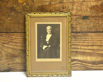 Antique Framed Photo: Gold Gilt Wood Frame, Old Woman Portrait